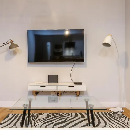 Old Con Vistas A La Ria *